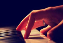 实盘配资公司查询:在手机上怎么交易股票-凌晨！特朗普重大宣布！美军发动袭击